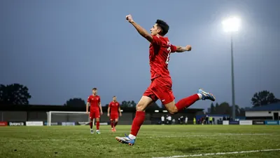 PSV Eindhoven secured a vital 3-2 away win at FC Twente, with goals from Youssef Taha, Wout Weghorst and Denzel Weidmann...