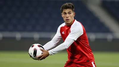 PSV Eindhoven, second in the Eredivisie, travels to Utrecht for a league match against 17th-placed FC Utrecht, with Jerdy...