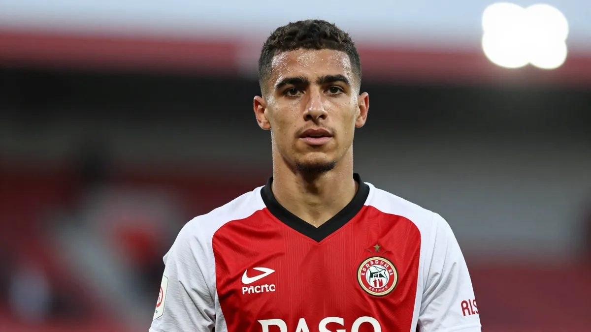 PSV Eindhoven to Keep Moroccan Defender Adam Aznou, Despite Interest from Other Clubs