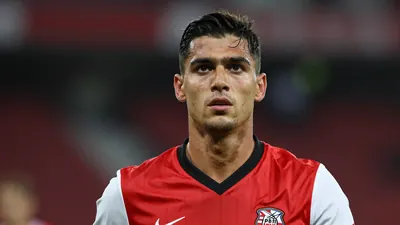 PSV Eindhoven is interested in loaning Lutsharel Geertruida from RB Leipzig, with the German club preferring a permanent...