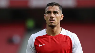 Both PSV Eindhoven and Feyenoord are considering signing defender Lutsharel Geertruida from RB Leipzig, but the German...