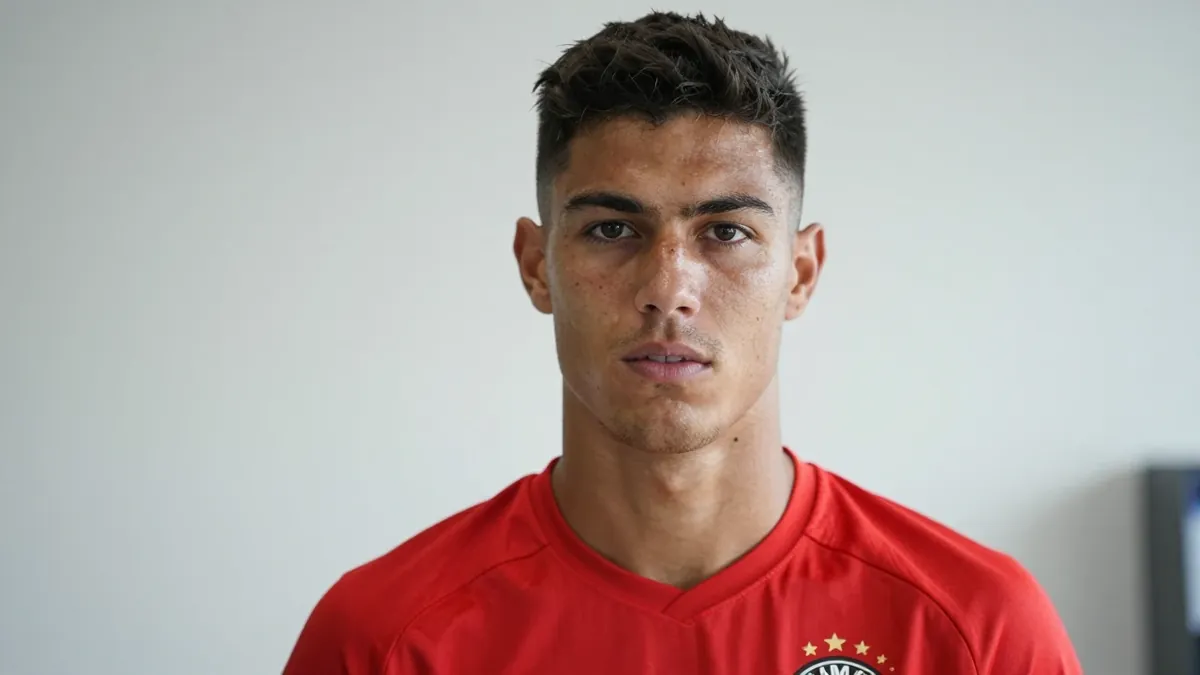 PSV Eindhoven heeft spits Sami Ouiassa van NEC gesignaleerd bij TopSupport in Eindhoven voor een medische keuring, een...